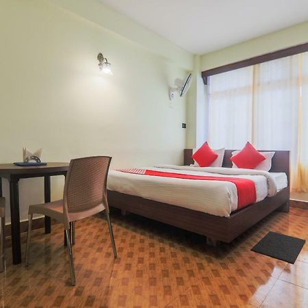 Oyo 11515 The Lily Guest House Σιλόνγκ Εξωτερικό φωτογραφία