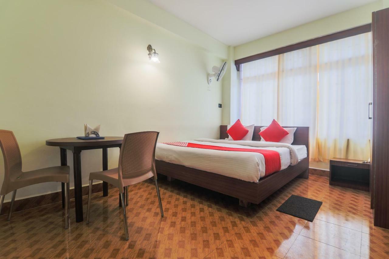 Oyo 11515 The Lily Guest House Σιλόνγκ Εξωτερικό φωτογραφία